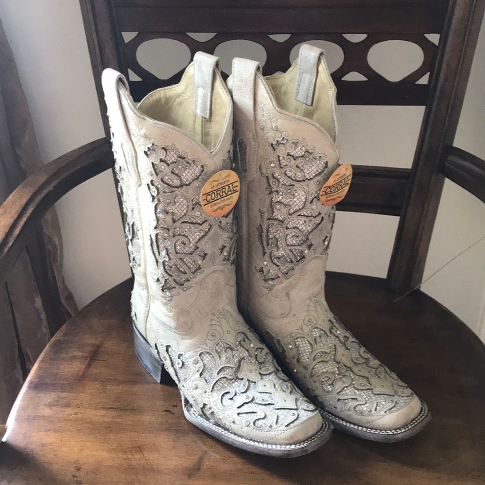 Corral boots